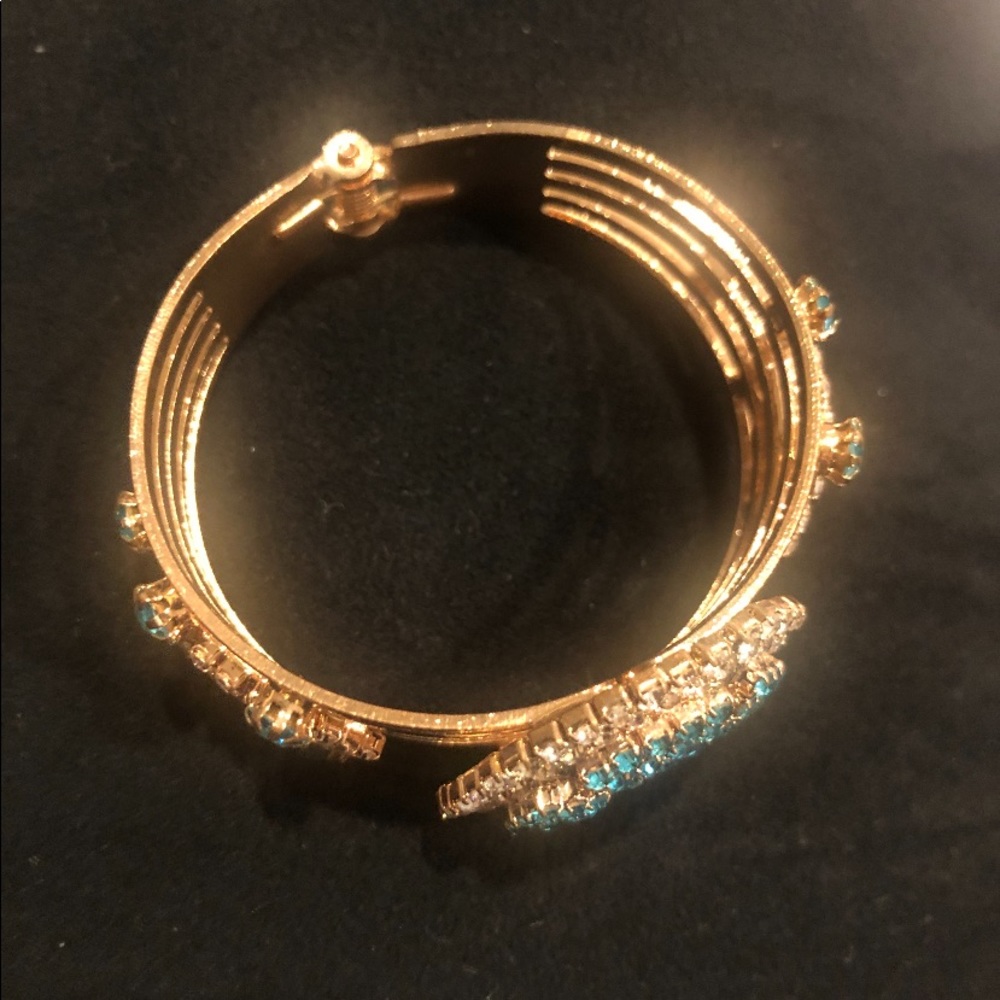 Accessory - Picture 2 of 6